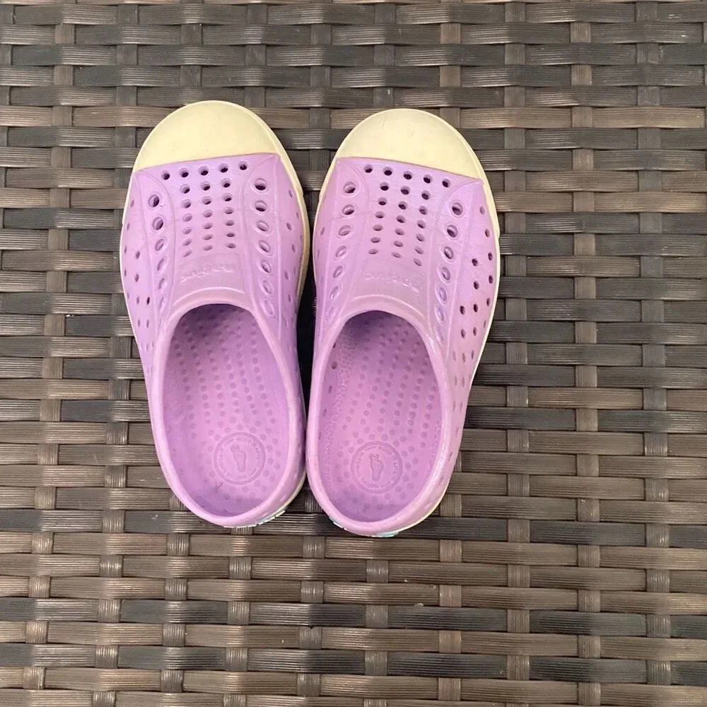 Native Jeffersons kid size 8